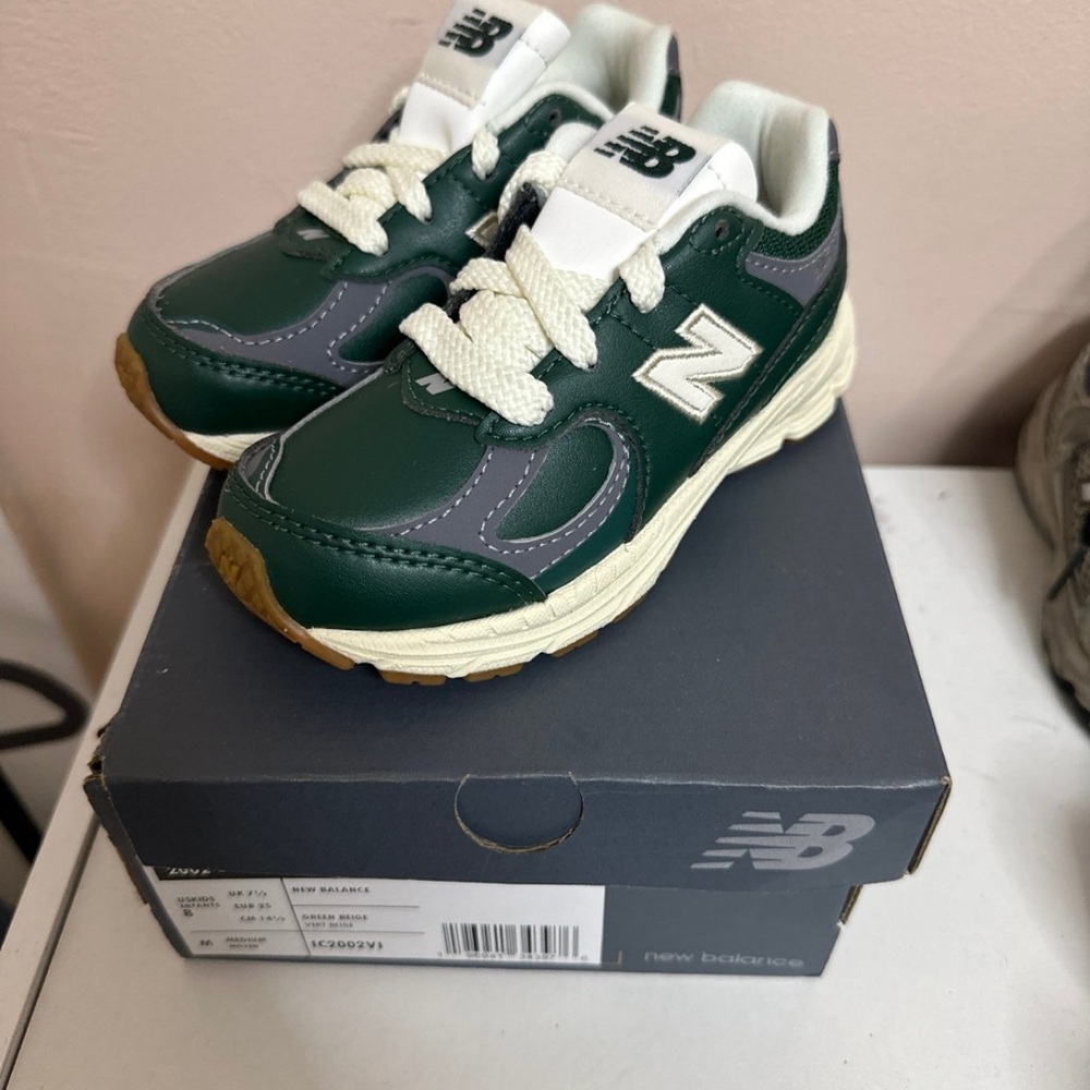 New Balance 2002 8c